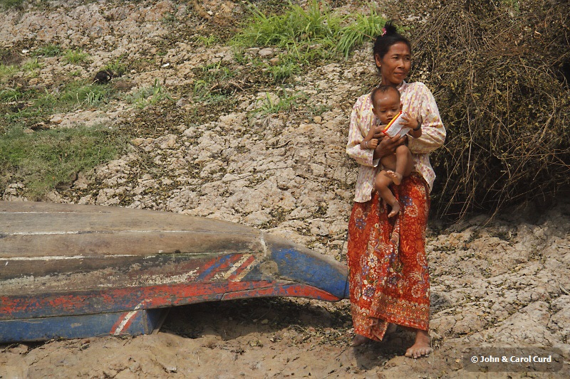 J01_1676 Babe in arms.JPG